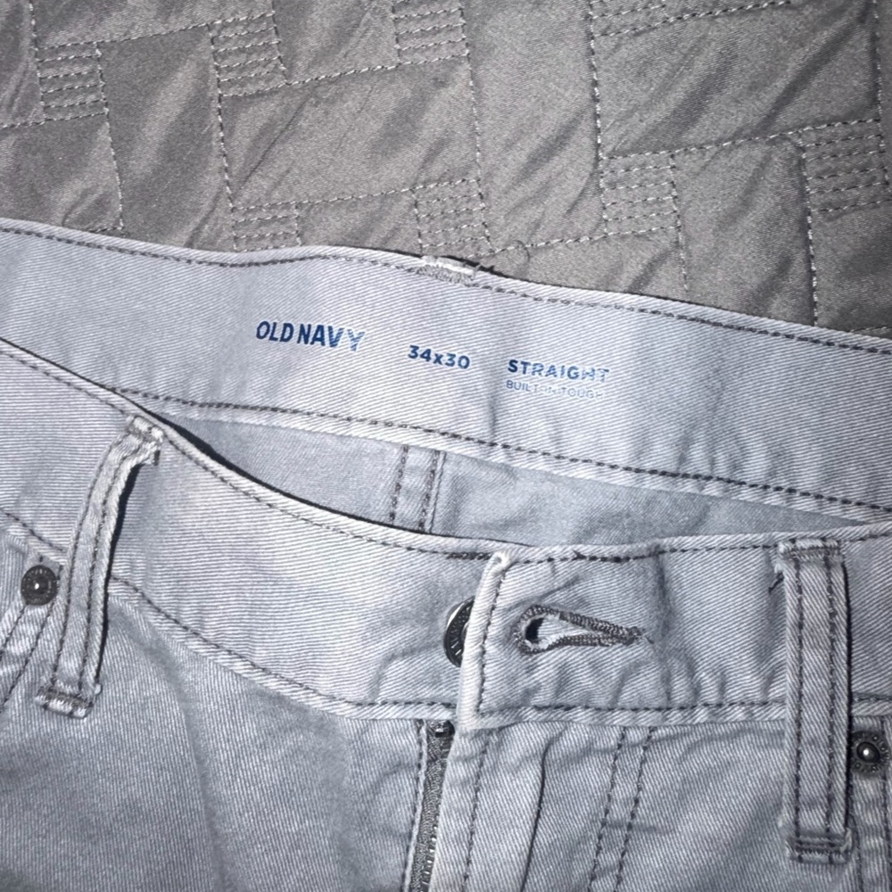 Old Navy Men's Light Gray Slim Jeans - Picture 2 of 5